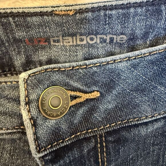 Liz Claiborne Girlfriend Jeans Straight Leg Mid Rise Women Size 4 Blue Denim - Picture 3 of 14